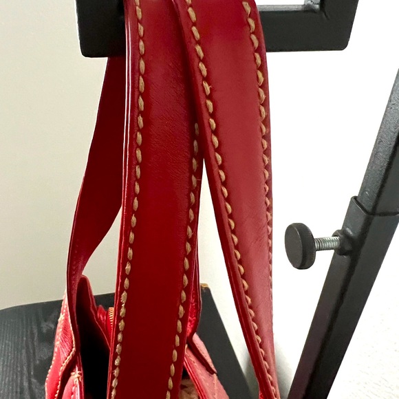 Surpique Tote Quilted Red Leather Medium handbag w/COA - Picture 3 of 8